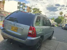 2010  Kia New - Image 3