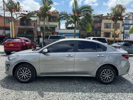 2022  Kia Rio - Image 4