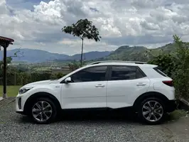 2022  Kia Stonic - Image 2