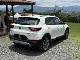 2022  Kia Stonic - Image 5