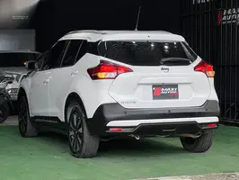 2021  Nissan Kicks - Image 4