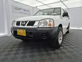 2013  Nissan Np300 - Image 2