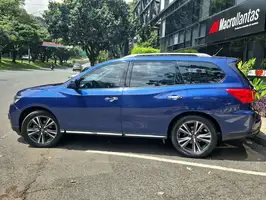 2017  Nissan Pathfinder - Image 5