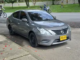 2017  Nissan Versa - Image 2