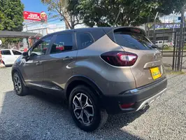 2023  Renault Captur - Image 3