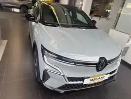 2025  Renault Megane - Image 2