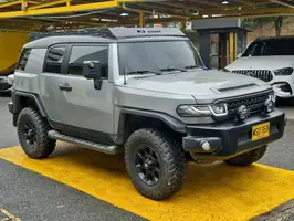 2012  Toyota Fj - Image 2