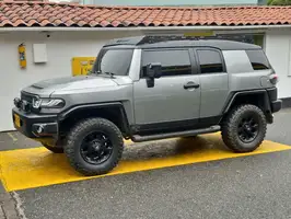 2012  Toyota Fj - Image 4