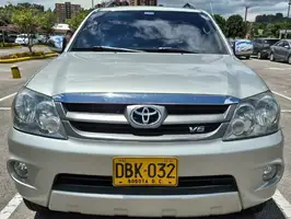 2009  Toyota Fortuner - Image 2