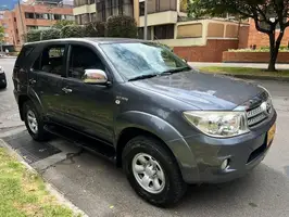 2010  Toyota Fortuner - Image 1