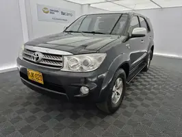 2011  Toyota Fortuner - Image 4