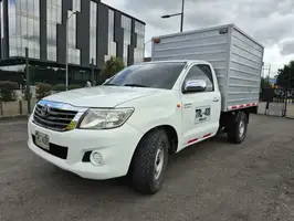 2014  Toyota Hilux - Image 5