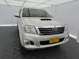 2015  Toyota Hilux - Image 2