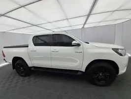 2016  Toyota Hilux - Image 1