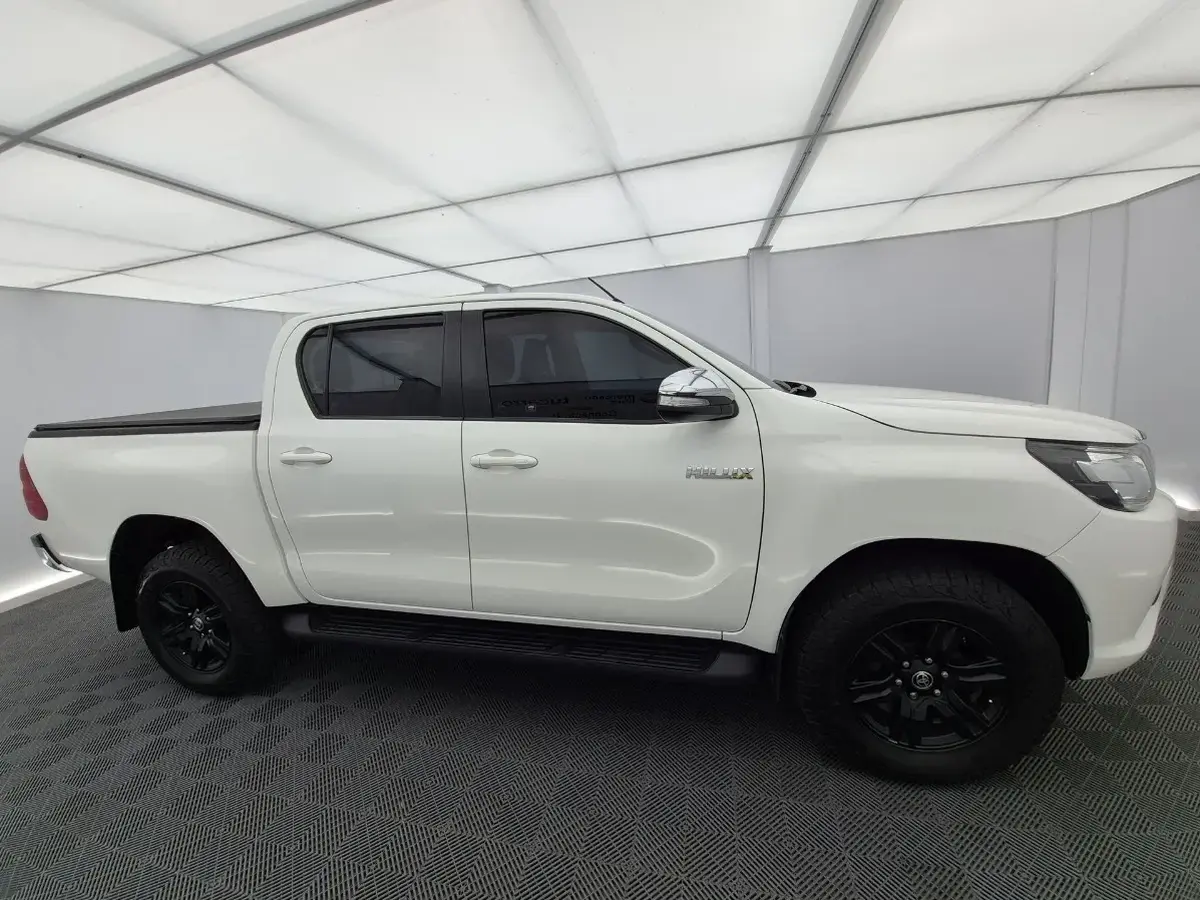 2016  Toyota Hilux