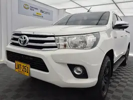 2016  Toyota Hilux - Image 2