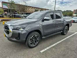 2023  Toyota Hilux - Image 4