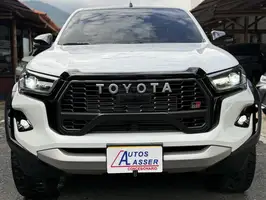 2024  Toyota Hilux - Image 2