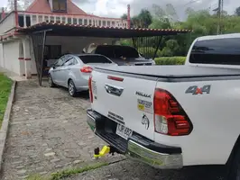 2025  Toyota Hilux - Image 4