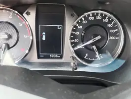 2025  Toyota Hilux - Image 5