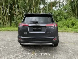 2018  Toyota Rav4 - Image 4