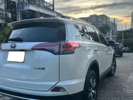 2018  Toyota Rav4 - Image 4