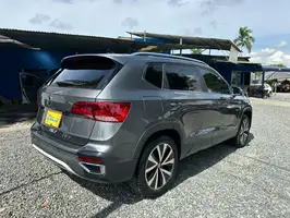 2022  Volkswagen Taos - Image 3