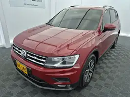 2018  Volkswagen Tiguan - Image 2