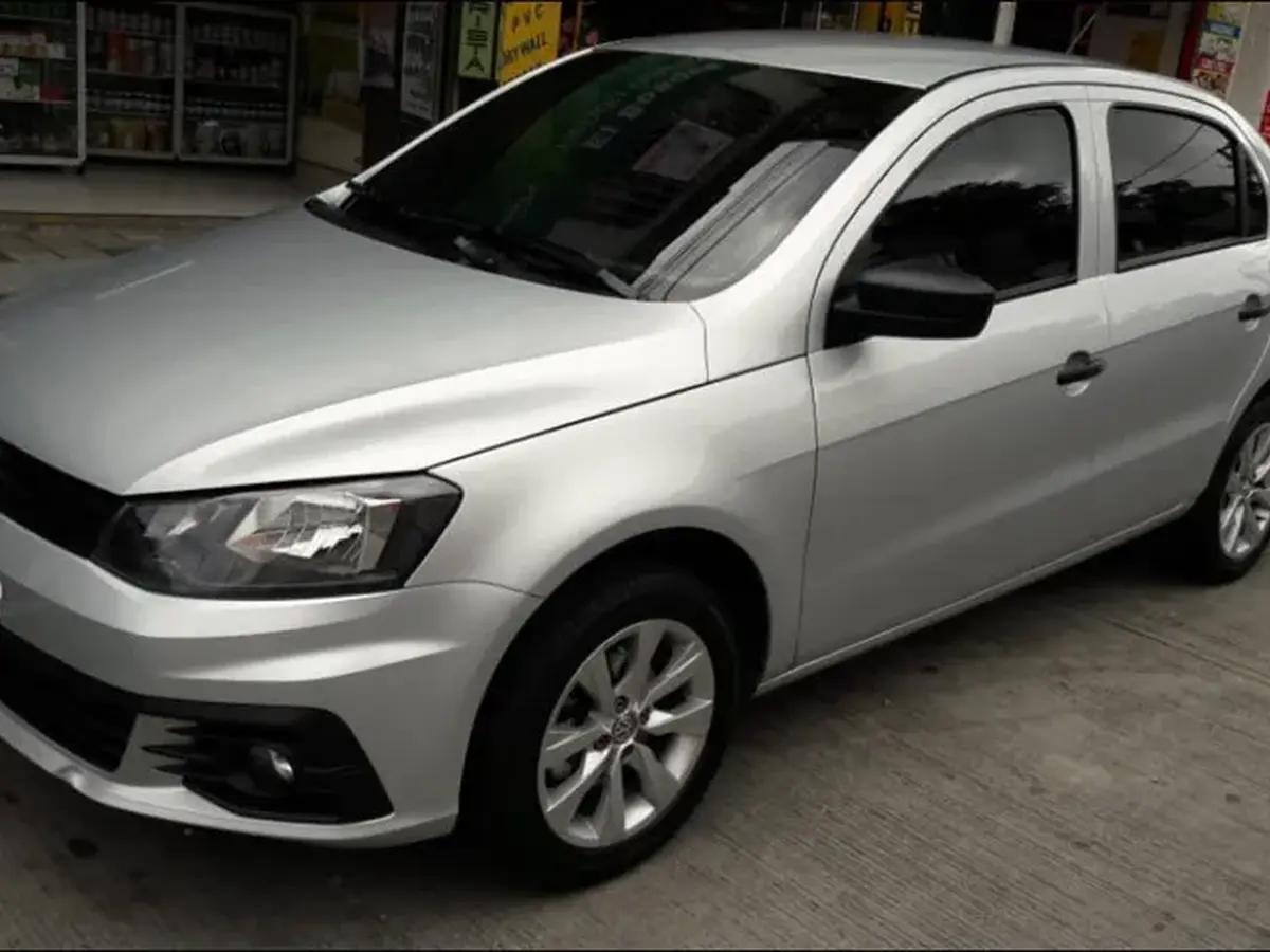 2017  Volkswagen Voyage