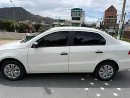 2017  Volkswagen Voyage - Image 2