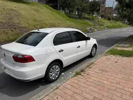 2017  Volkswagen Voyage - Image 3