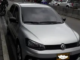 2017  Volkswagen Voyage - Image 3