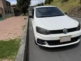 2017  Volkswagen Voyage - Image 4