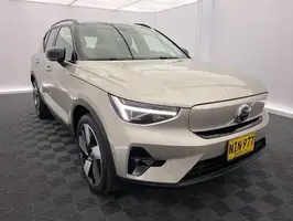 2024  Volvo Unknown - Image 3