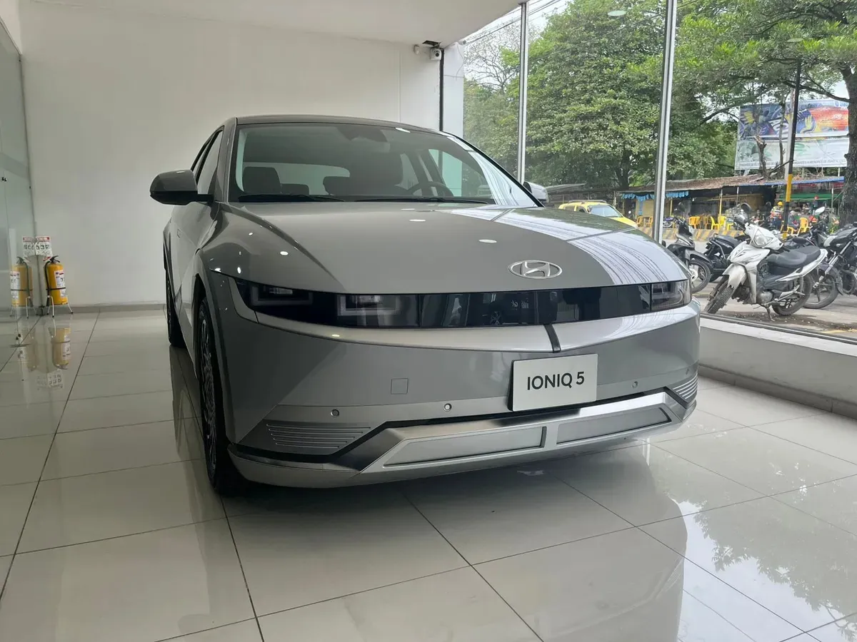 2024 Hyundai Ioniq low mileage car in Tampa