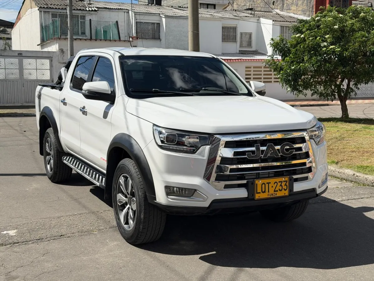 2023 Jac Unknown low mileage car in Tampa