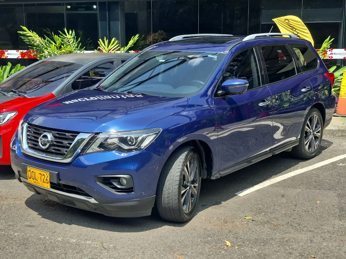 2017 Nissan Pathfinder low mileage car in Tampa