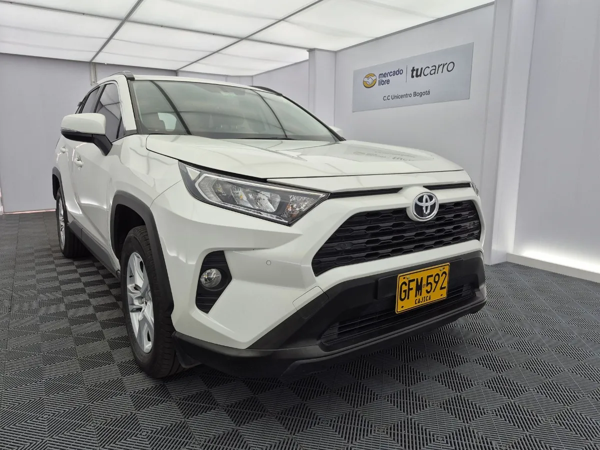 2020 Toyota Rav4 low mileage car in Tampa