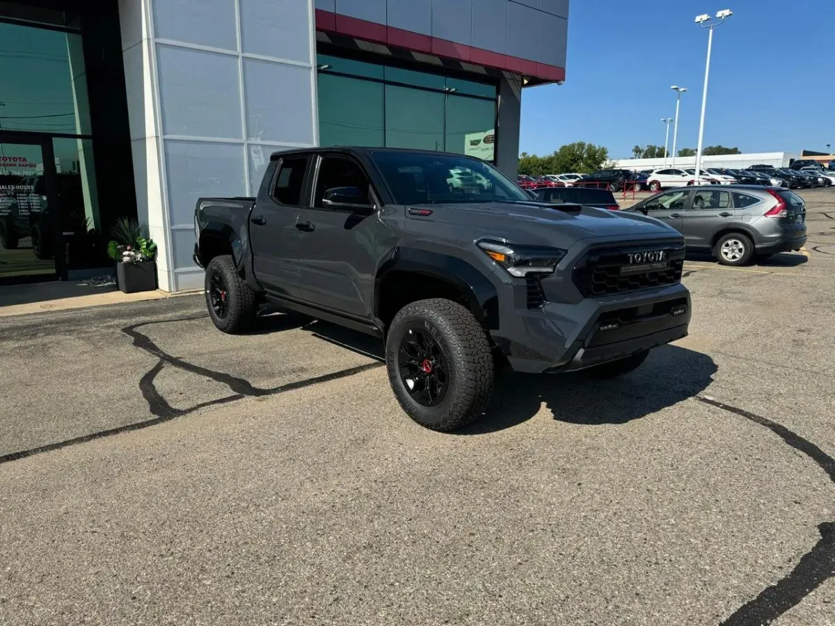 2025 Toyota Tacoma low mileage car in Tampa